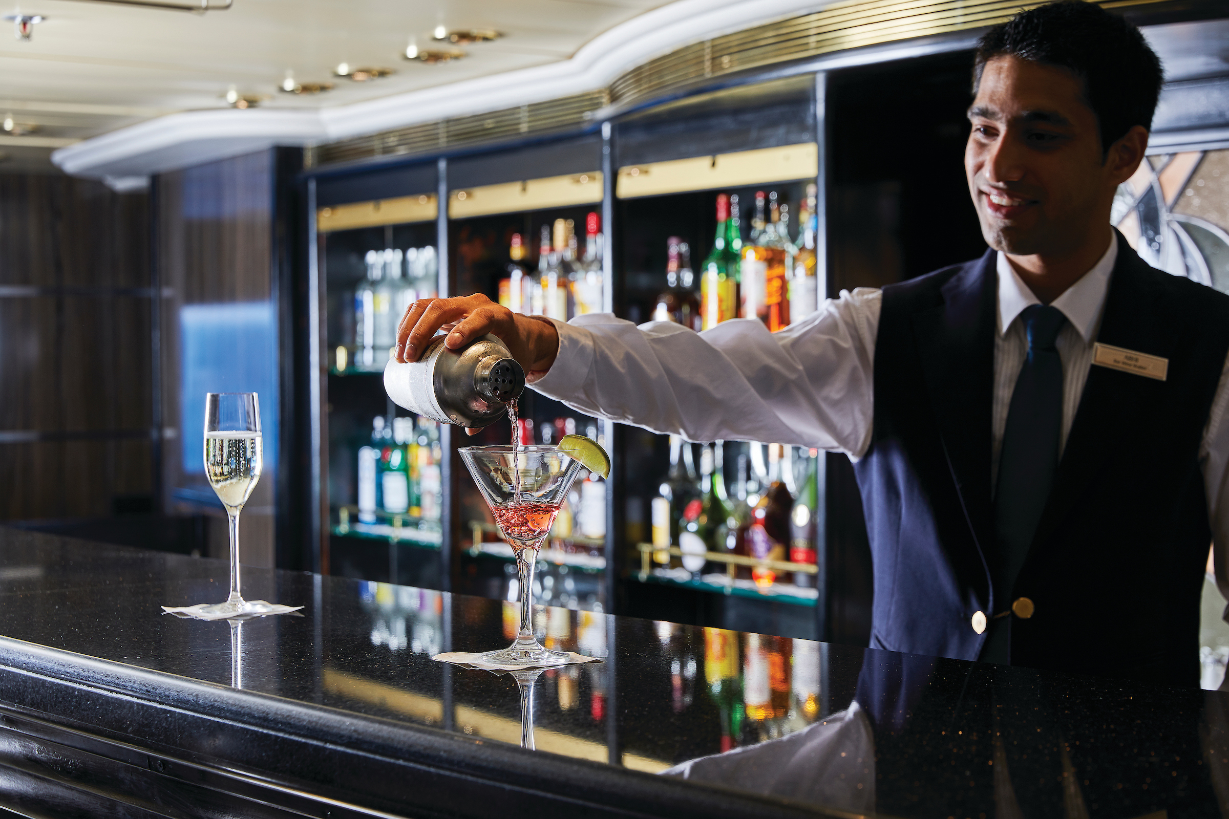 Silversea - Silver Wind - The Bar 2.jpg